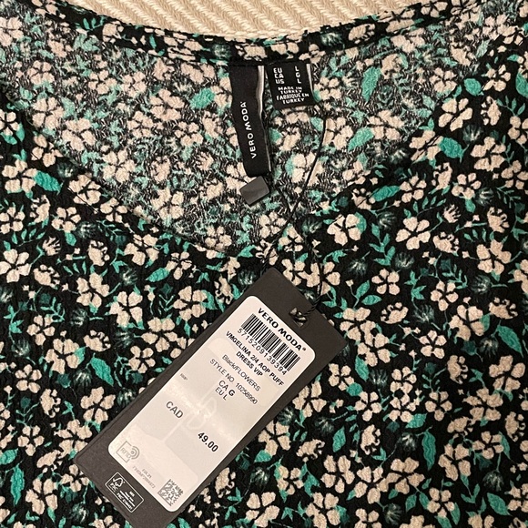 Gelina green floral dress with puff sleeves - Picture 2 of 9